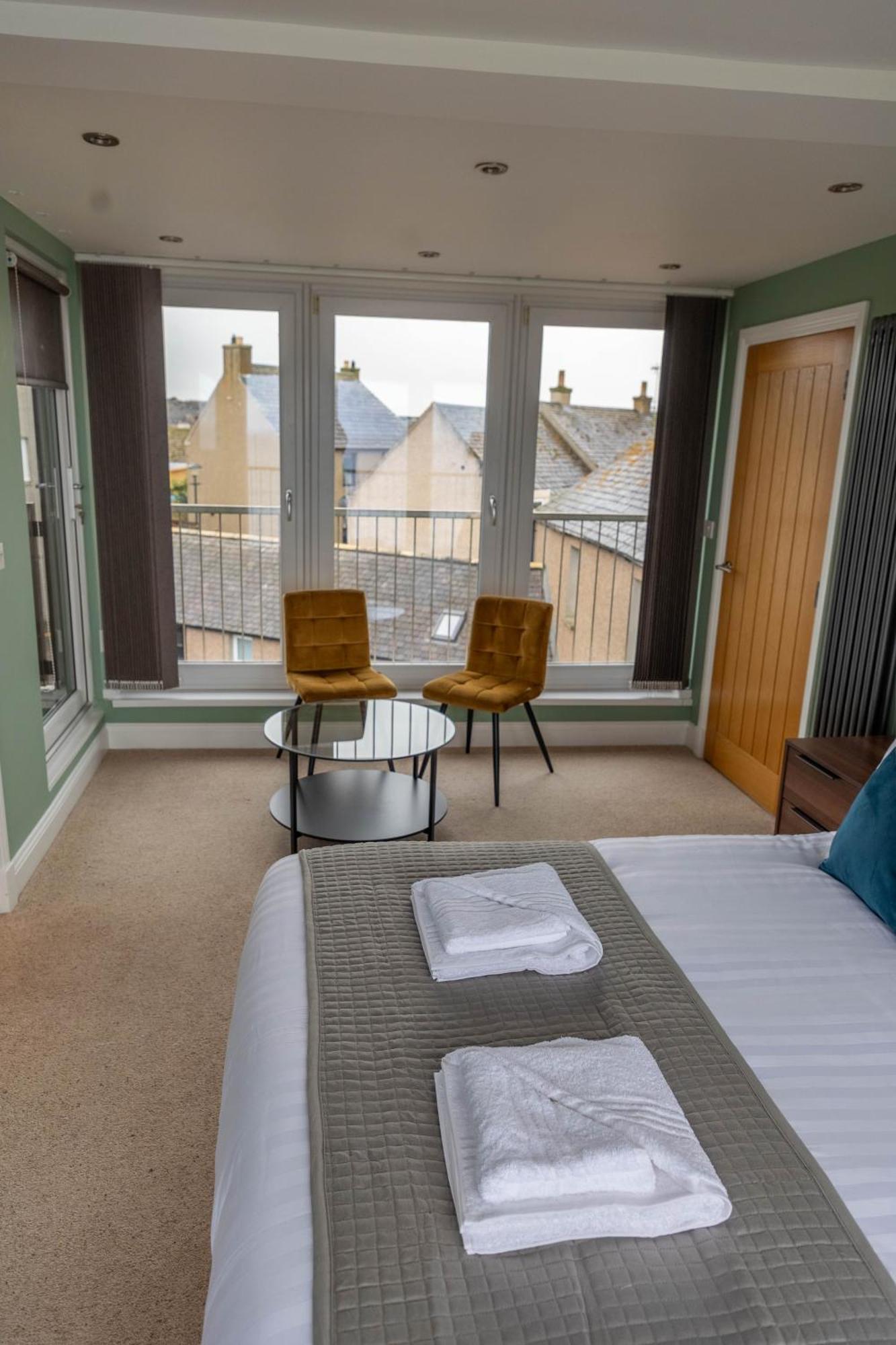 Marine Aparthotel *